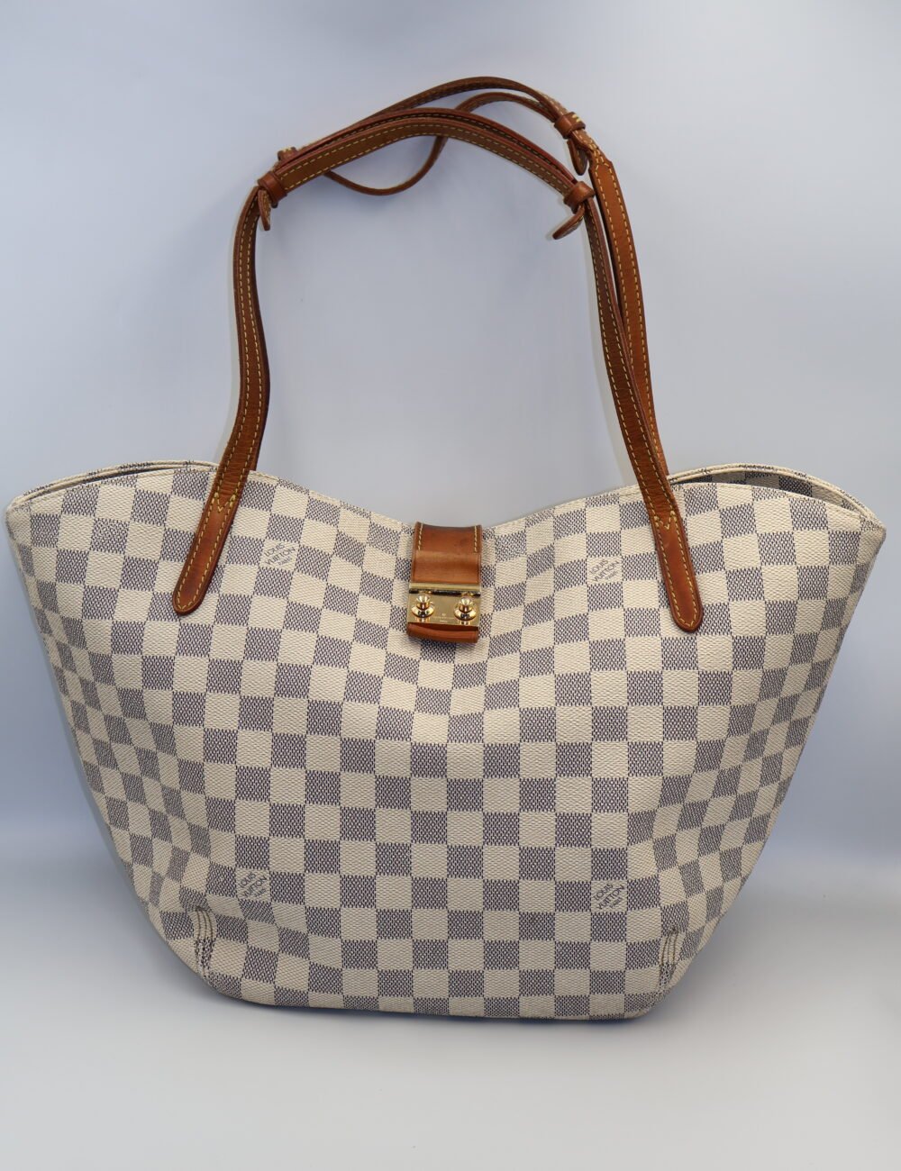 Louis Vuitton-Bolsa Salina PM.