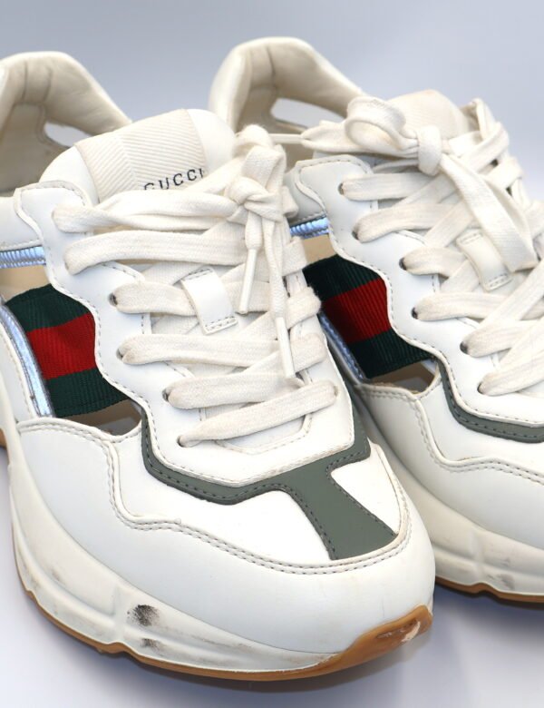 GUCCI-Tenis Deportivos Rhyton de Cuero blanco