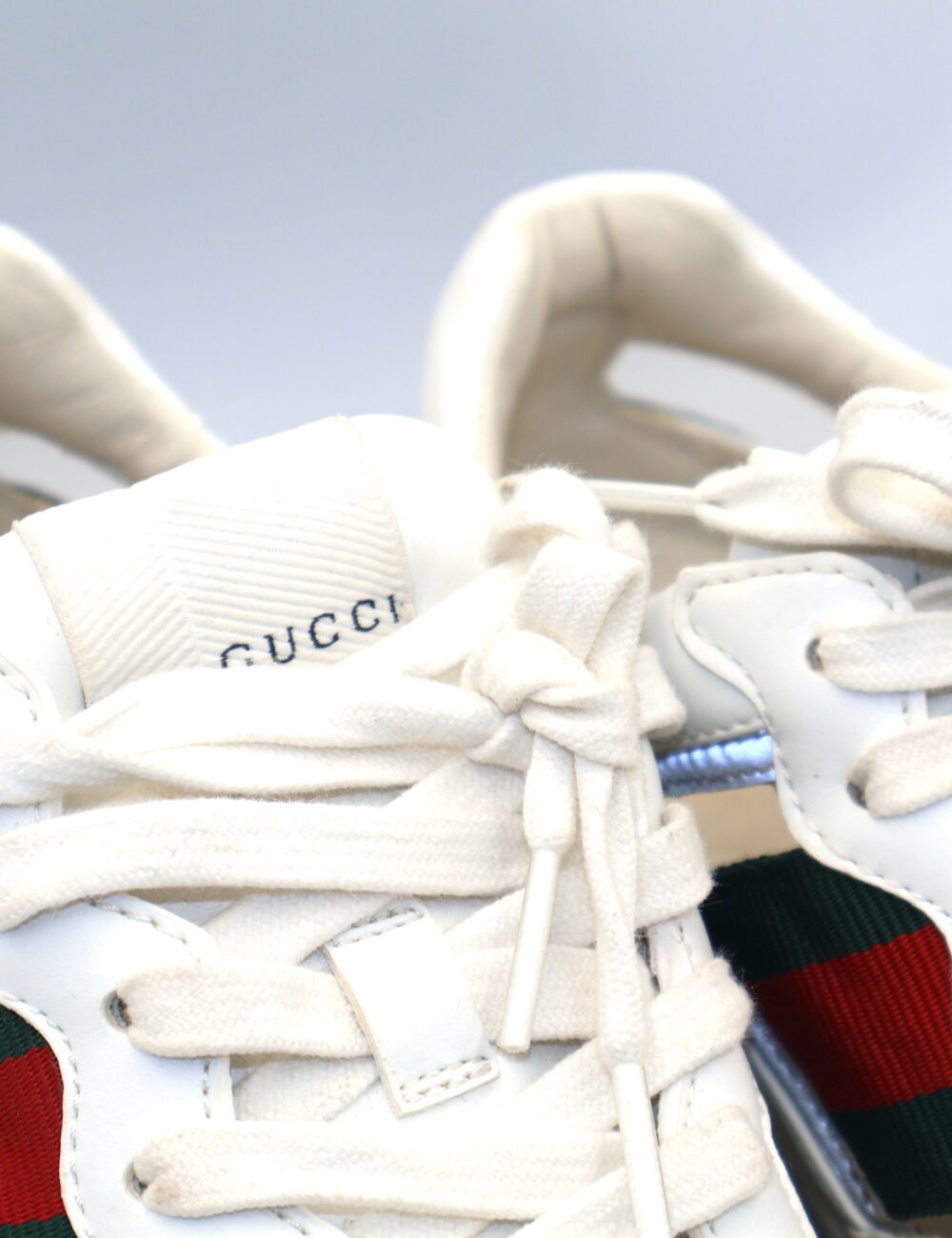 GUCCI-Tenis Deportivos Rhyton de Cuero blanco - Image 3