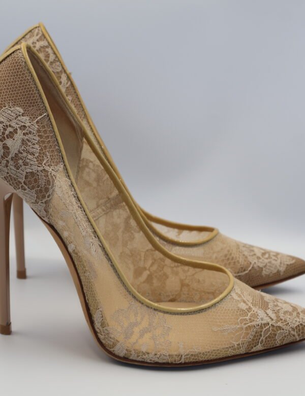 Jimmy Choo- Zapatilla de punta bordada.