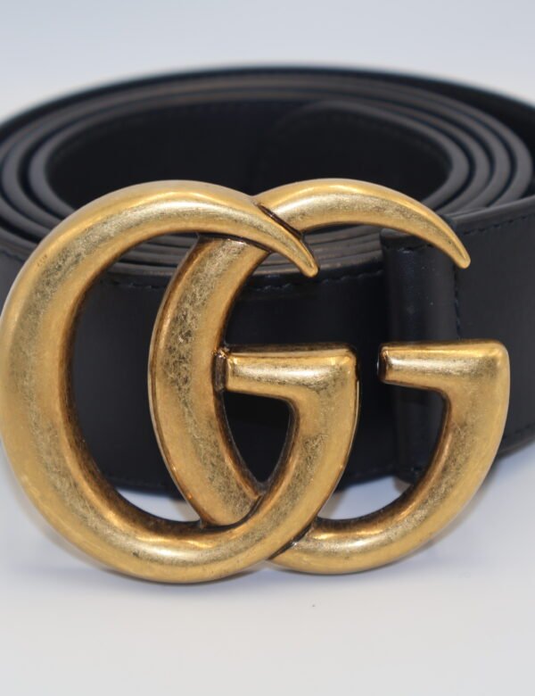 Gucci- Cinturón de piel GG Marmont con hebilla brillante