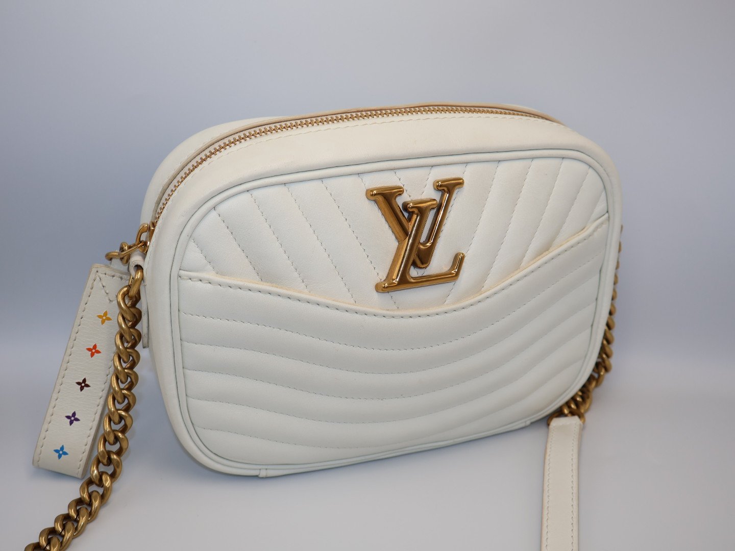 LOUIS VUITTON - NEW WAVE CAMERA