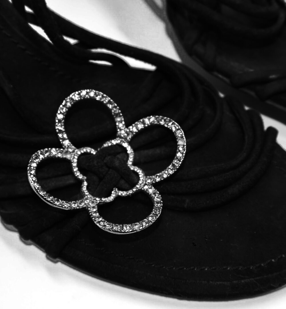 LOUIS VUITTON - CRYSTAL FLOWER - Image 4