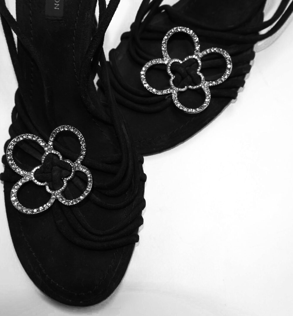 LOUIS VUITTON - CRYSTAL FLOWER