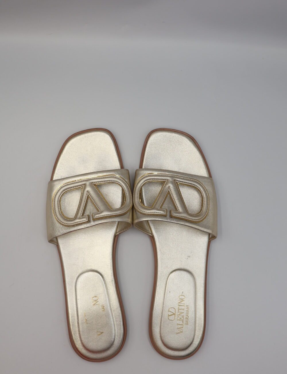 VALENTINO-SANDALIAS COLOR DORADO
