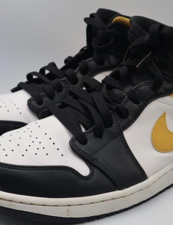 NIKE - TENIS AIR JORDAN 1 MID