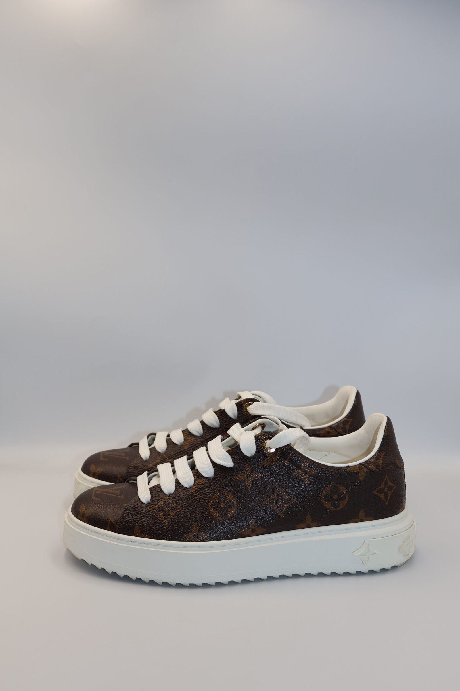 LOUIS VUITTON - TIME OUT