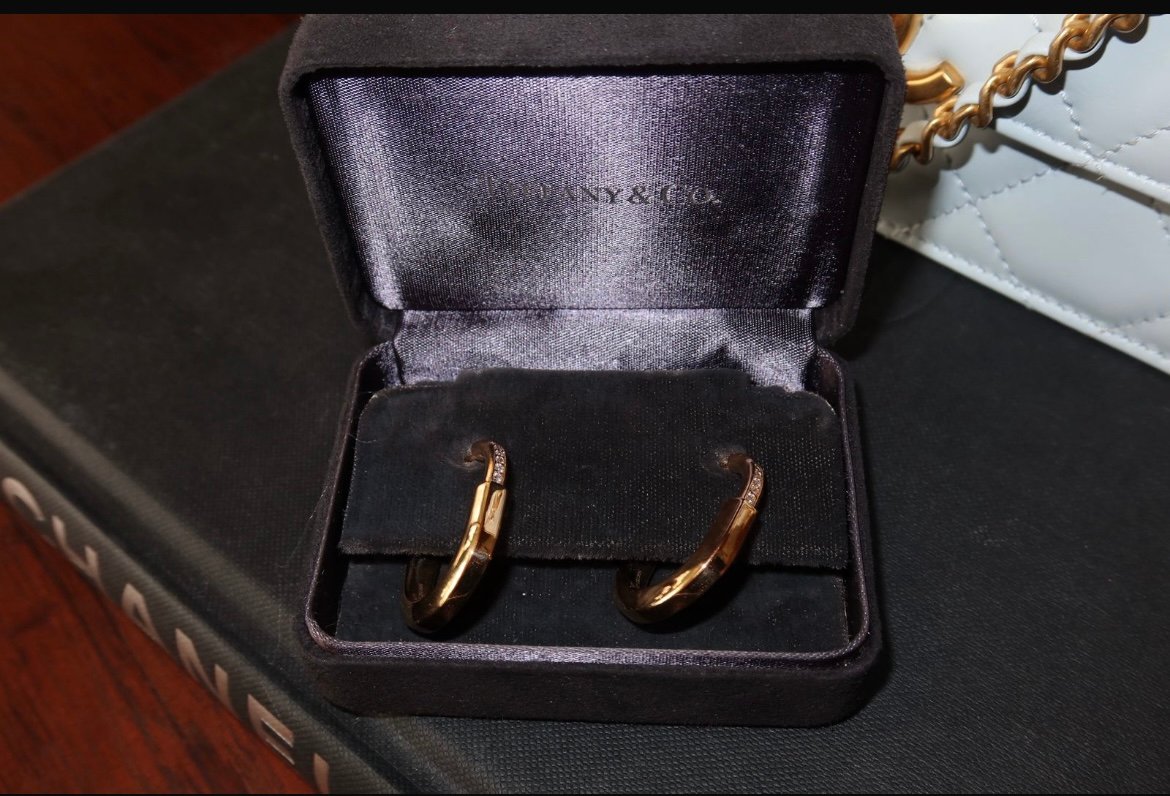 TIFFANY & CO - ARETES EN ORO ROSA CON DIAMANTES MEDIANOS