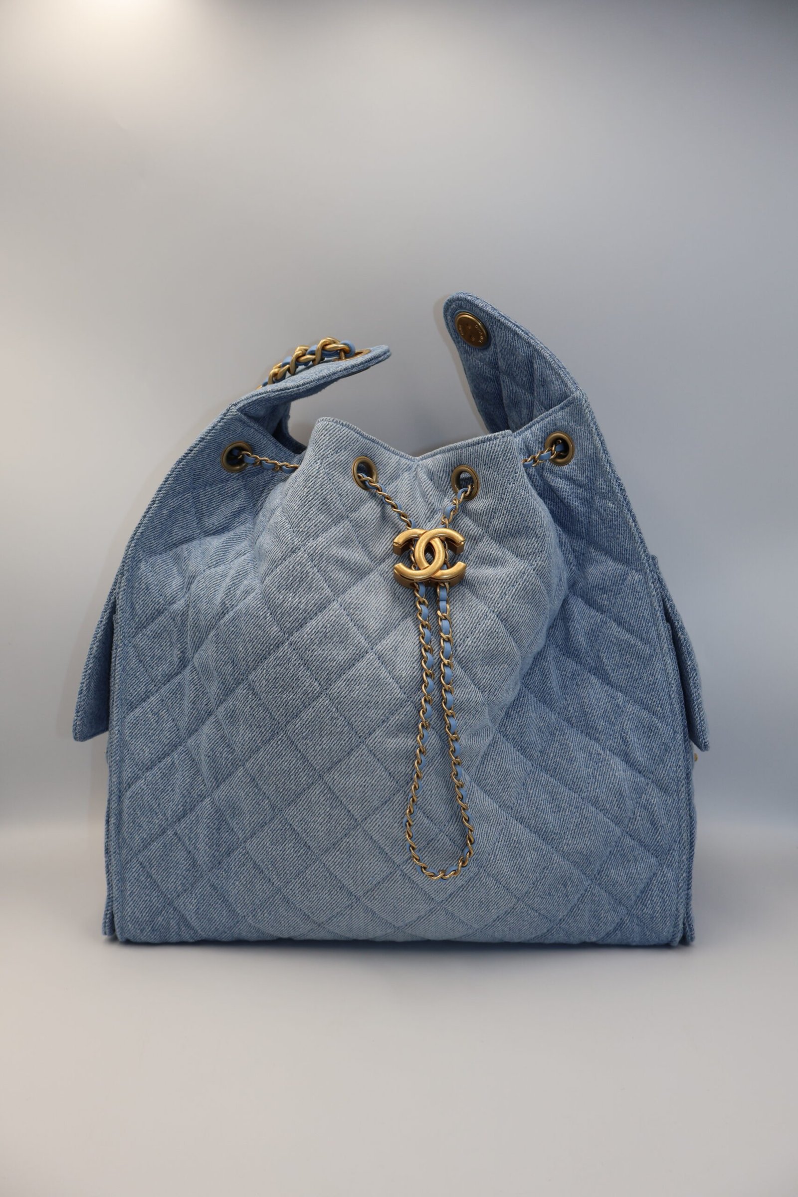 CHANEL - WHASED DENIM QUILTED 25