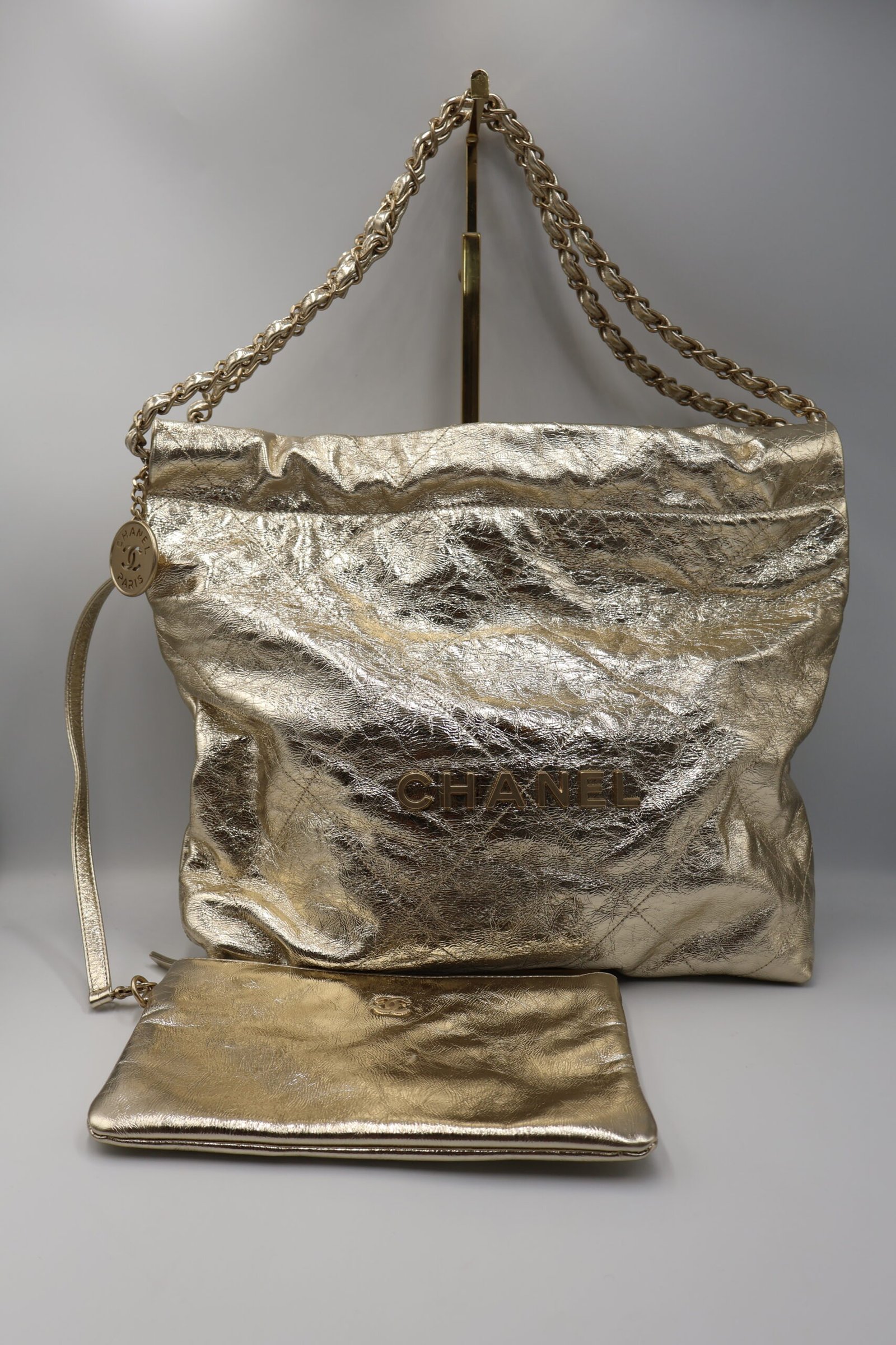 CHANEL - BOLSO 22 GOLD