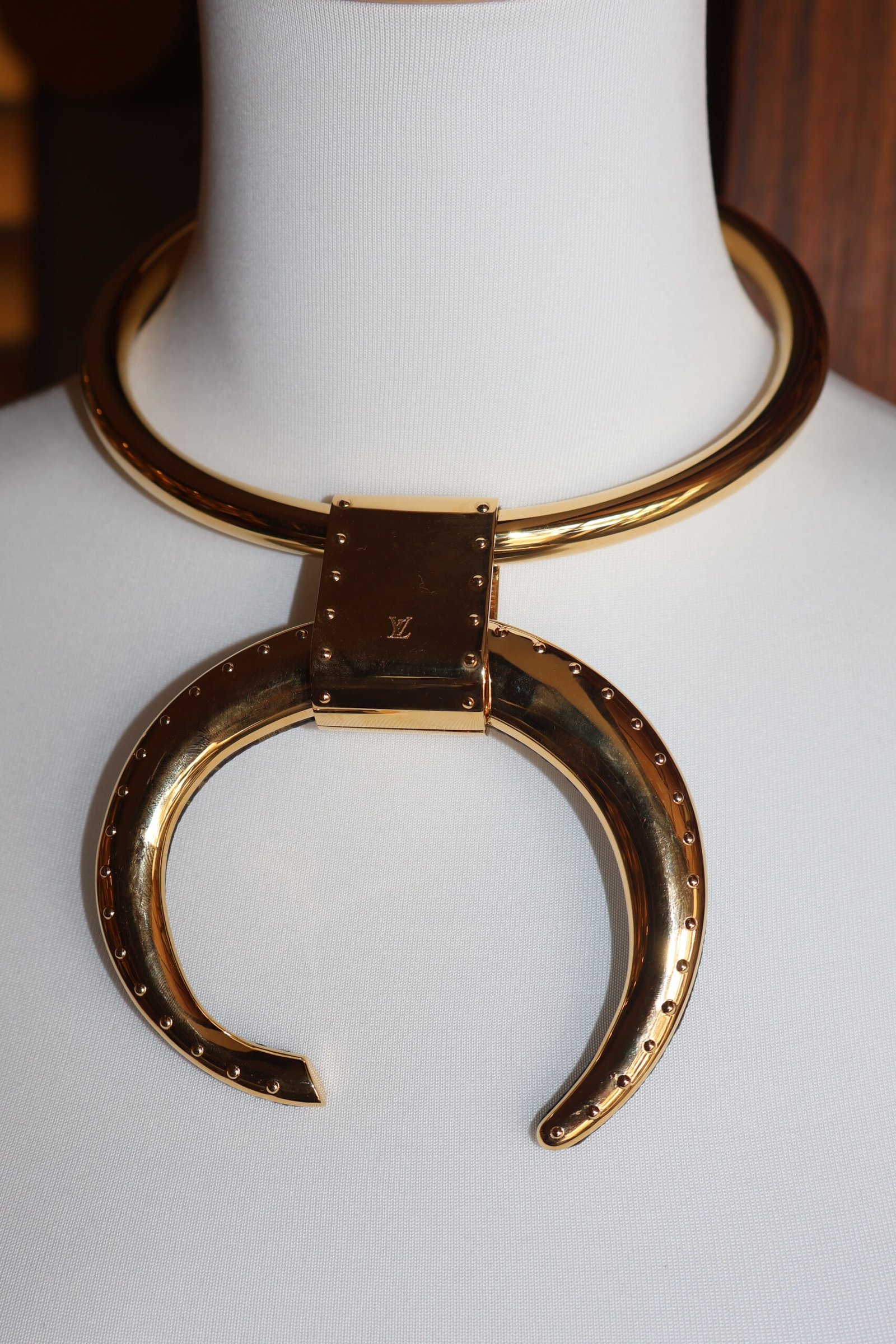 LOUIS VUITTON - COLLAR