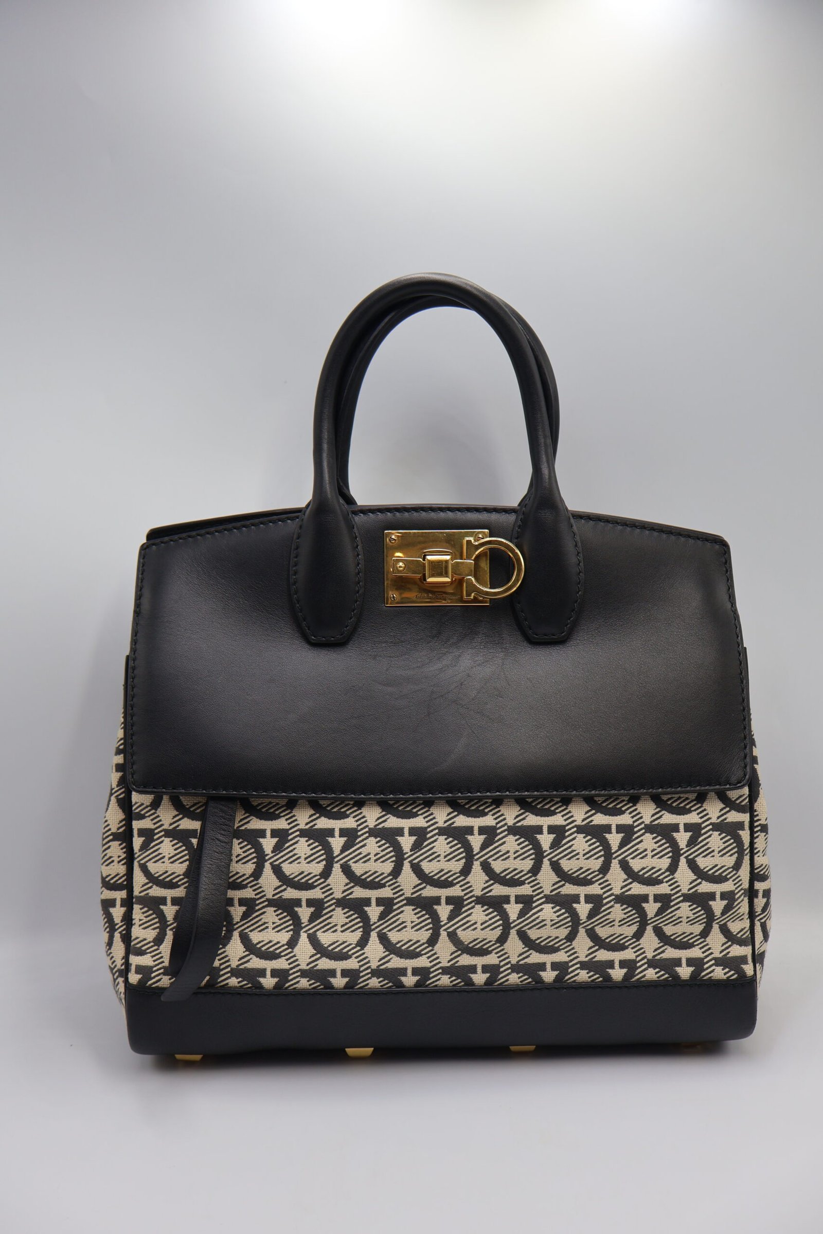 SALVATORE FERRAGAMO - BOLSO STUDIO