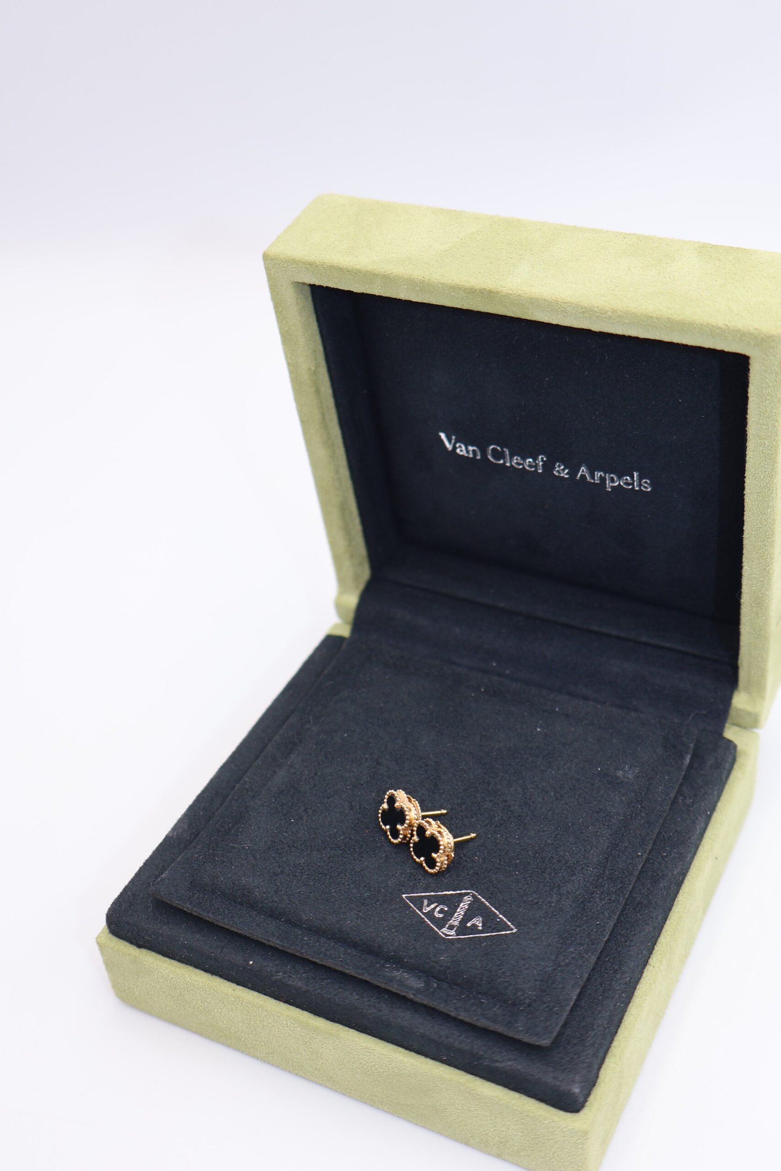 VAN CLEEF - ARETES DE BOTON SWEET ALHAMBRA