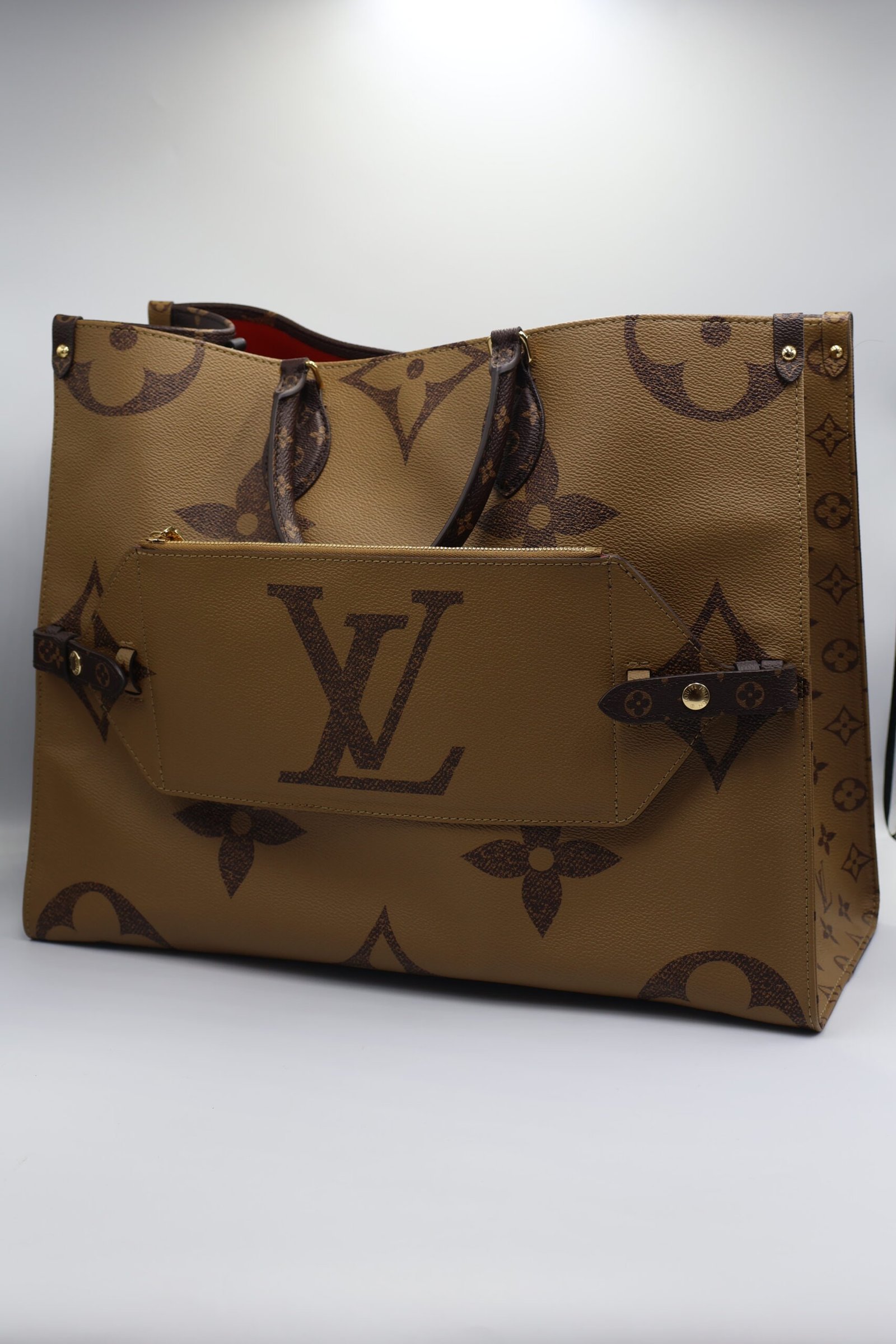 LOUIS VUITTON - ONTHEGO VOYAGE