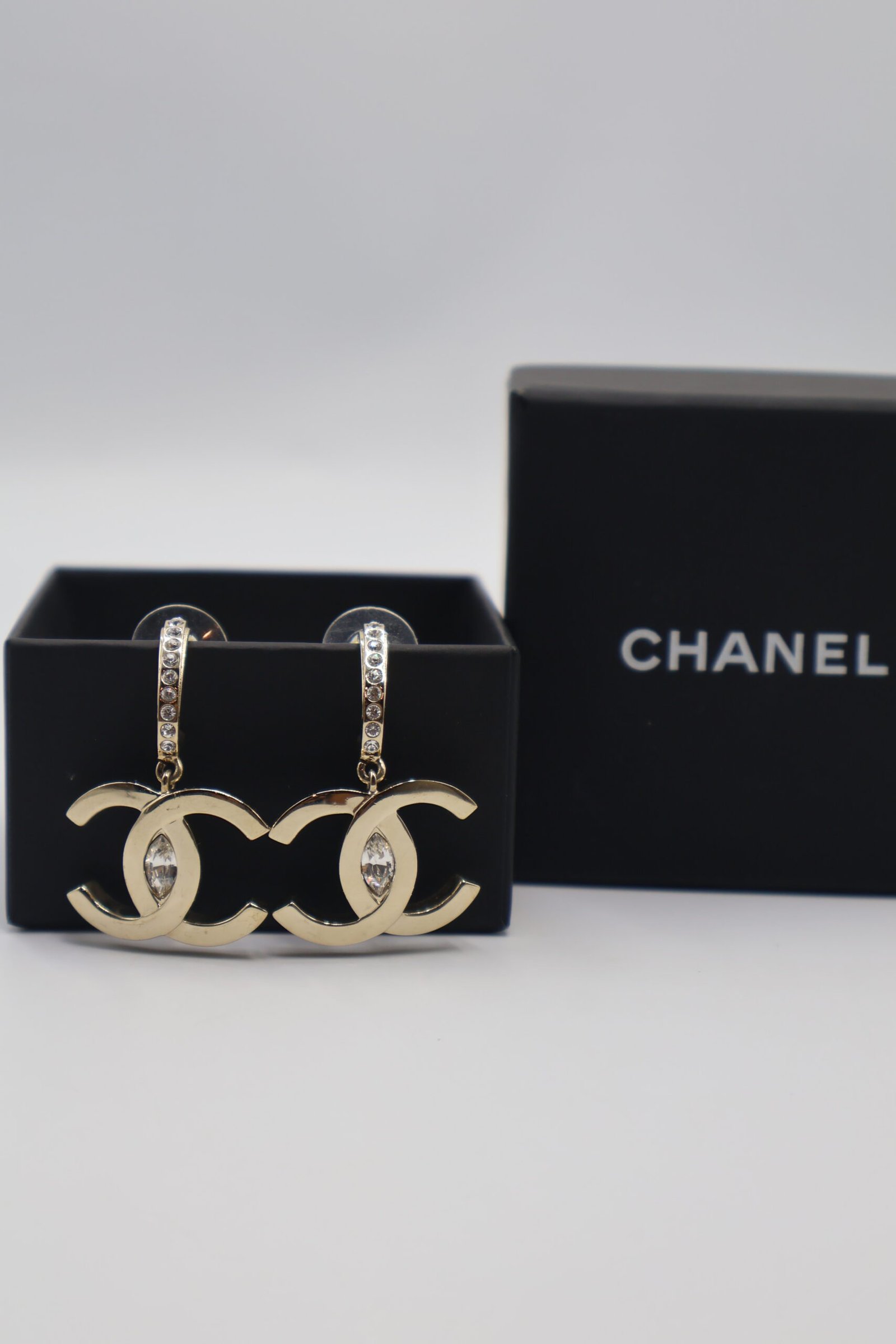 CHANEL - ARETES