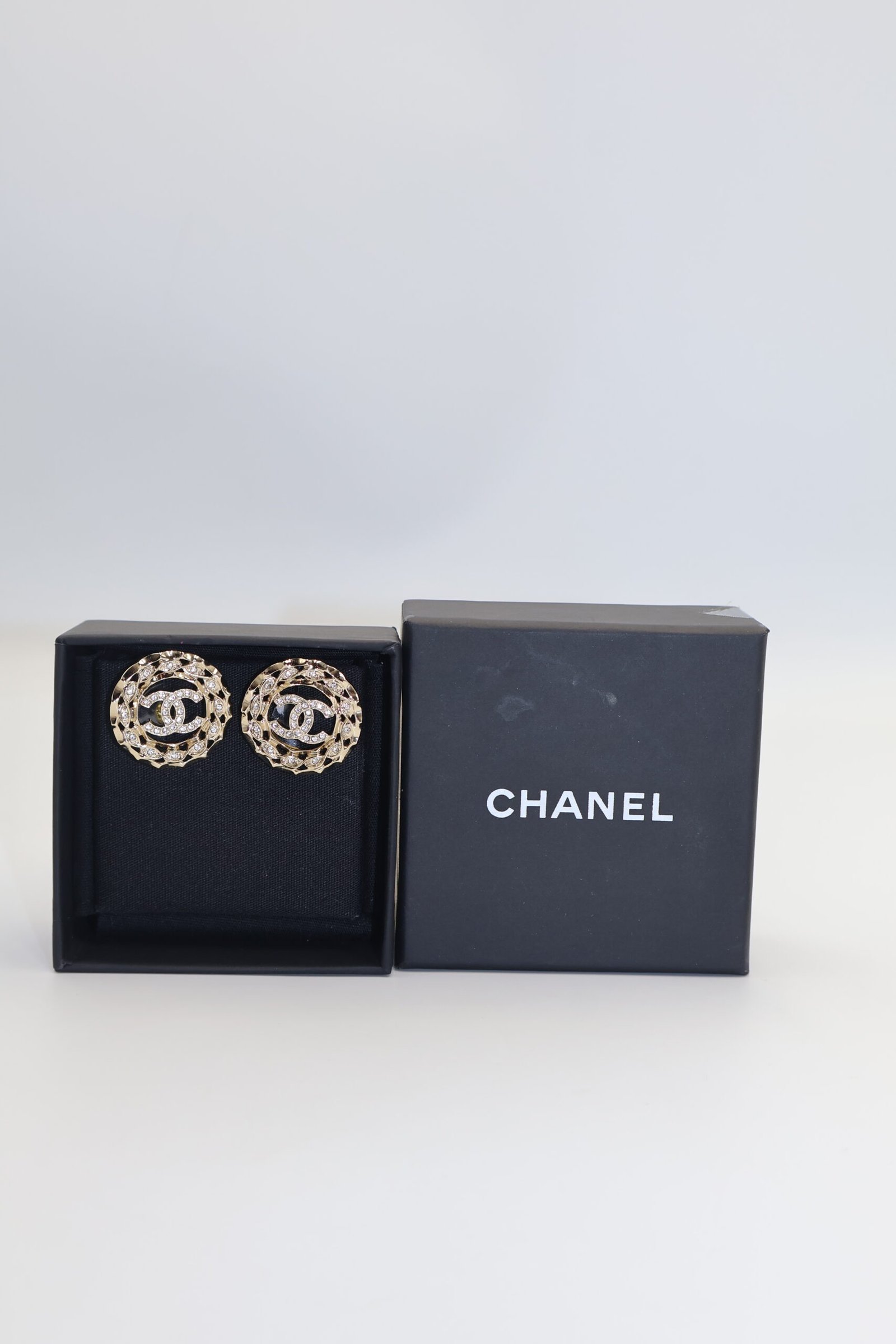 CHANEL - ARETES